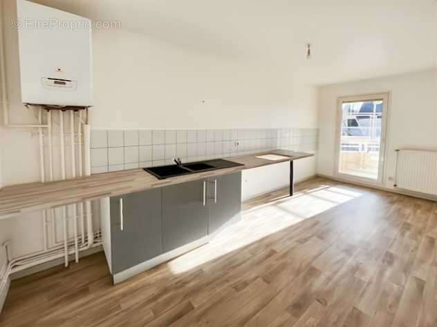 Appartement 73 m² à Vesoul  - photo 4
