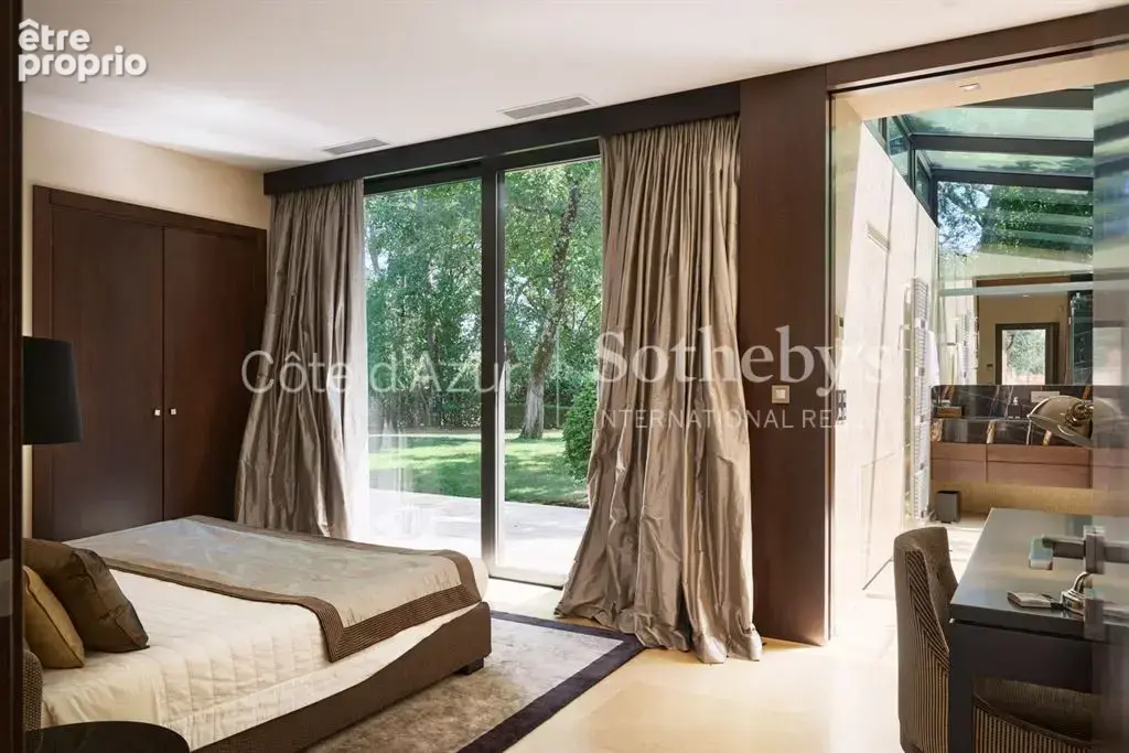 Terre Blanche, villa de plus de 500 m² avec cinq suites sur un parc de 9 585 m² - photo 20