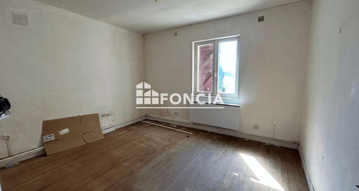 Auterive - maison a renover avec grand terrain - photo 11