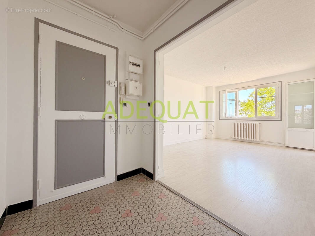 Appartement à BOURGOIN-JALLIEU