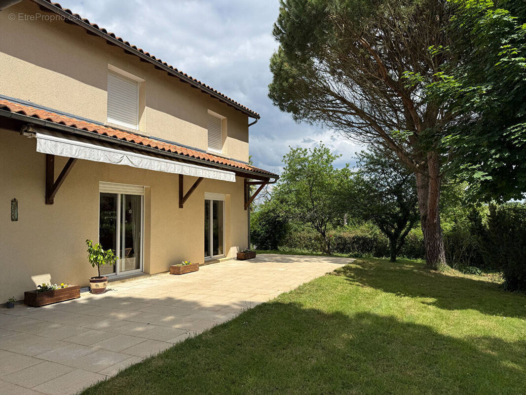 Maison à LIGUGE