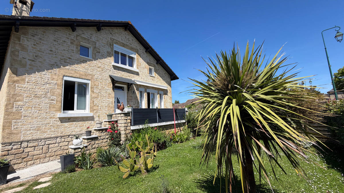 Maison à BEAUREGARD-DE-TERRASSON
