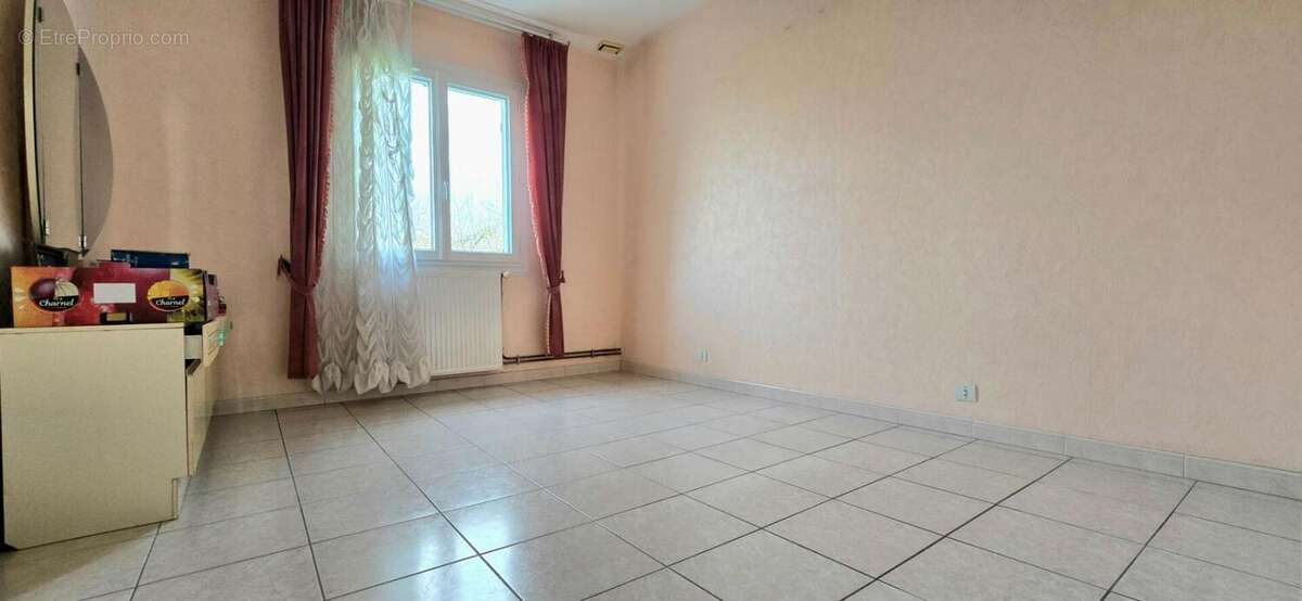 Maison avec double garage , parc - photo 6