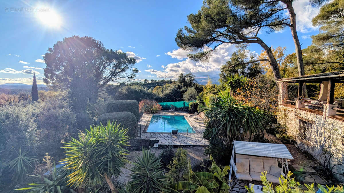 Maison à TOURRETTES-SUR-LOUP