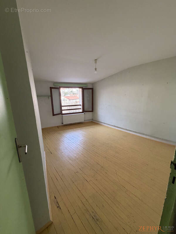 Appartement à L'ARBRESLE