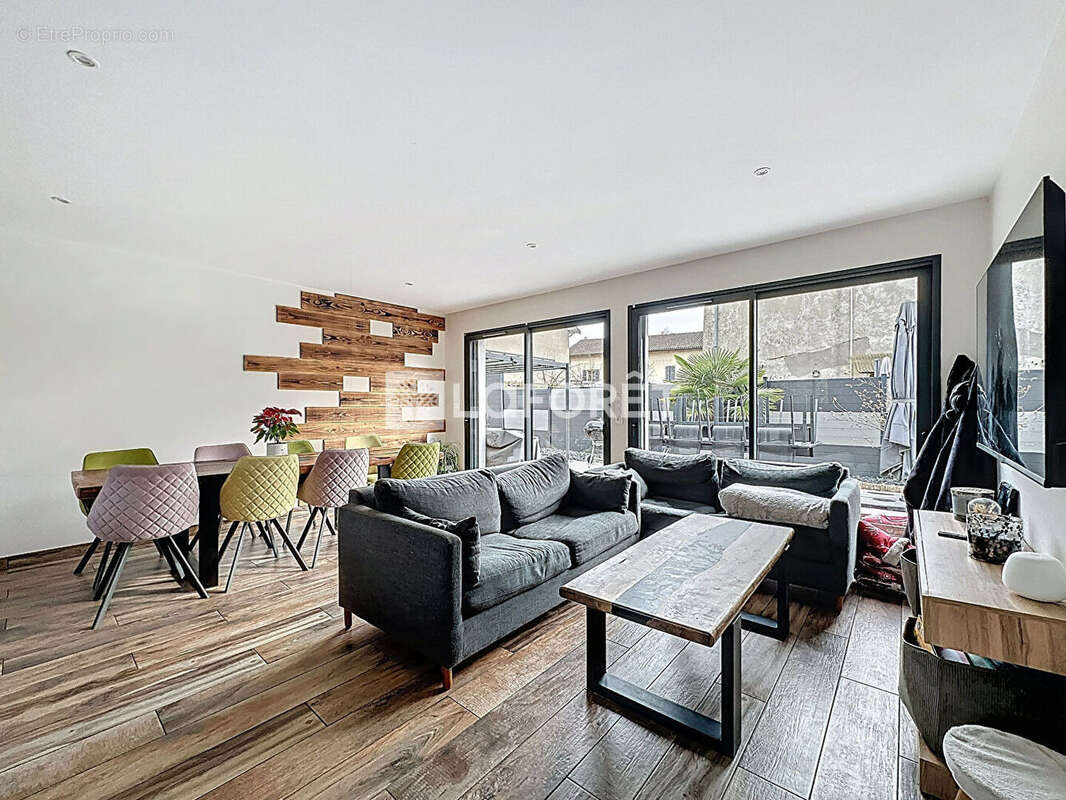 Maison à NEUVILLE-LES-DAMES