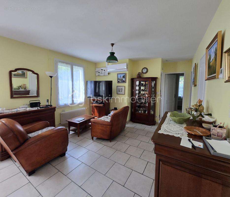 Plain-pied 113 m² - Véranda de 20 m² - Jardin clos - Stationnement 5 véhicules - photo 5