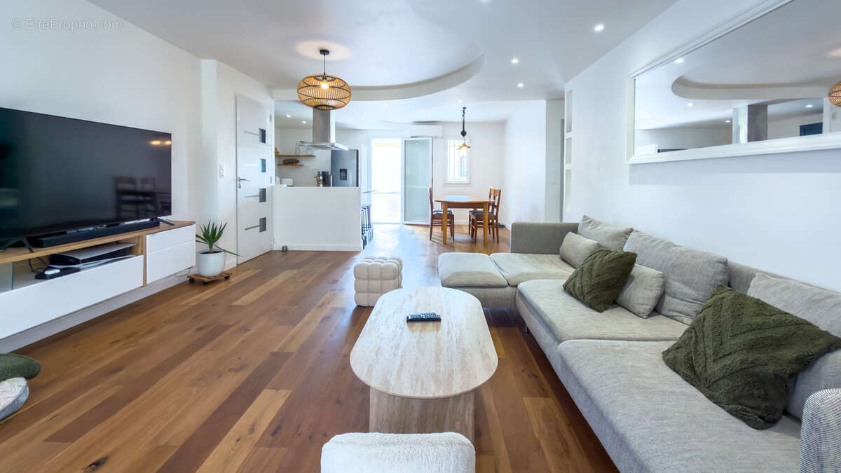 Appartement à LA LONDE-LES-MAURES