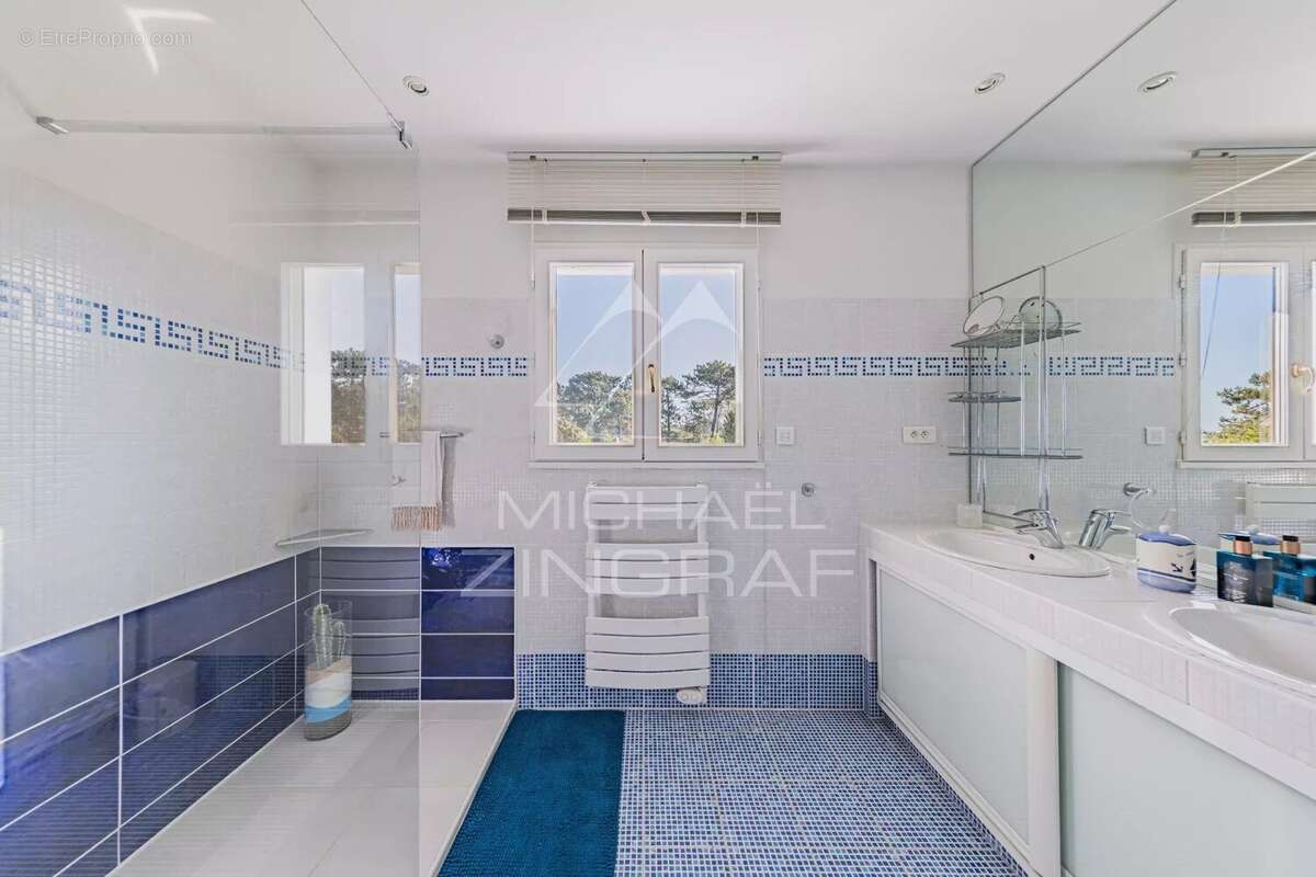 PYLA-SUR-MER, spacieuse villa avec vue mer - photo 10