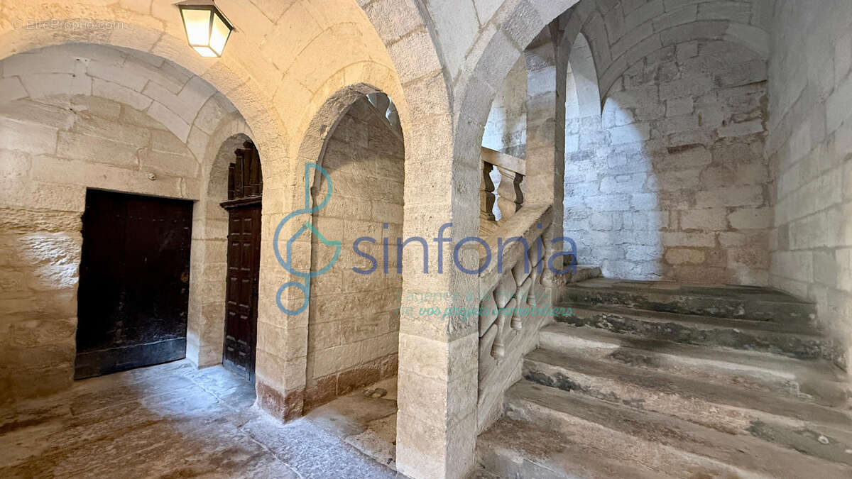 Appartement à UZES