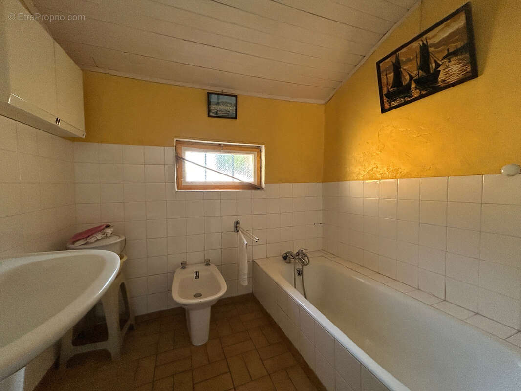 Maison, 3 chambres, 2000 m2 de terrain, garage. - photo 7