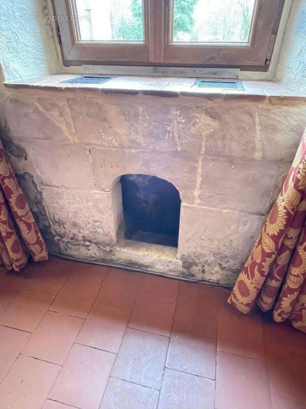 Maison à BELLOU-LE-TRICHARD