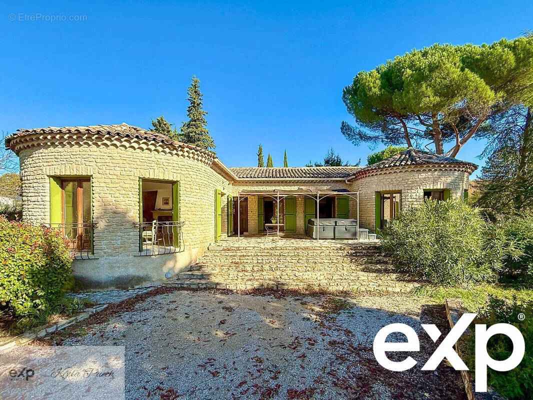 Maison à FORCALQUIER