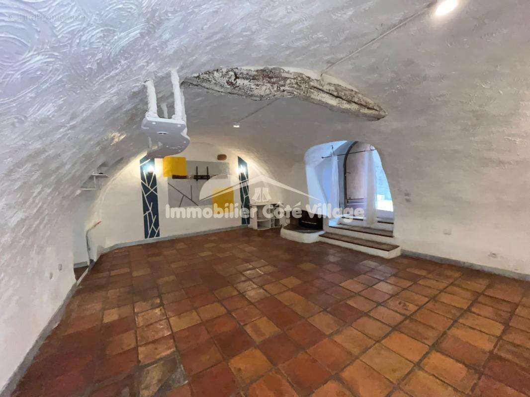 Appartement à TOUET-DE-L'ESCARENE