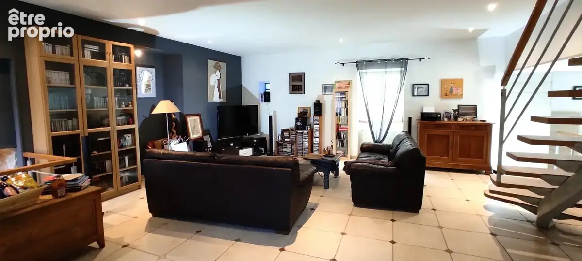 Maison 5 pièces 215 m² à vendre à Saintes (17100) - photo 8