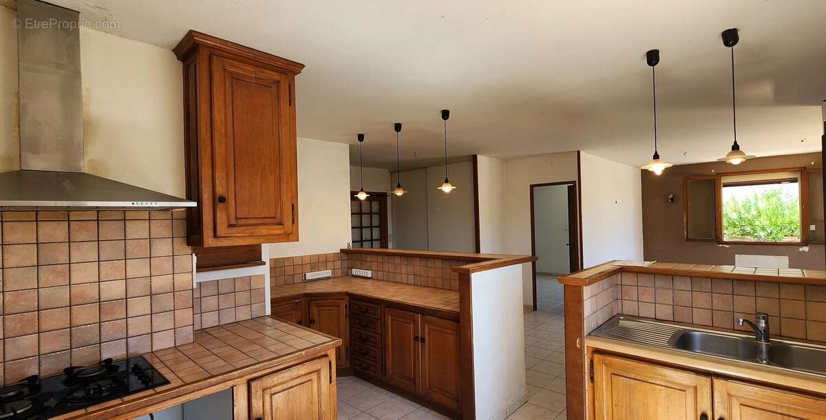 Grande maison divisée en 2 appartements - photo 5