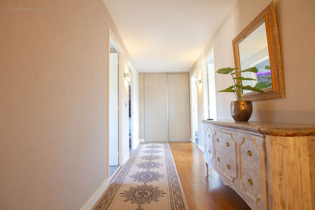 Maison à VILLENEUVE-LE-ROI