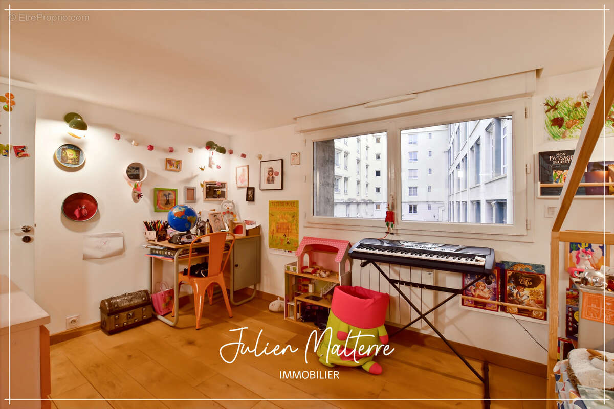 SAINT ETIENNE (42) - Exceptionnel LOFT de 165 m² avec 5 chambres et garage - Quartier Tréfilerie - photo 34