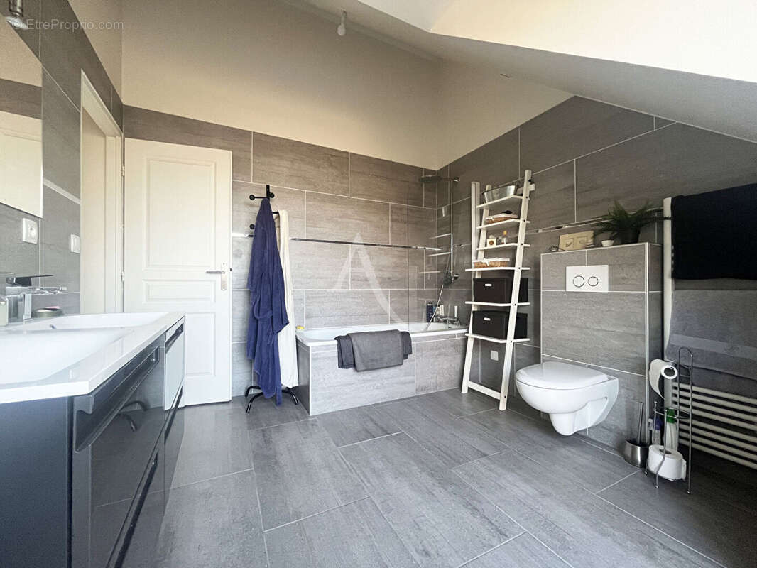 Maison à SAINT-CHERON