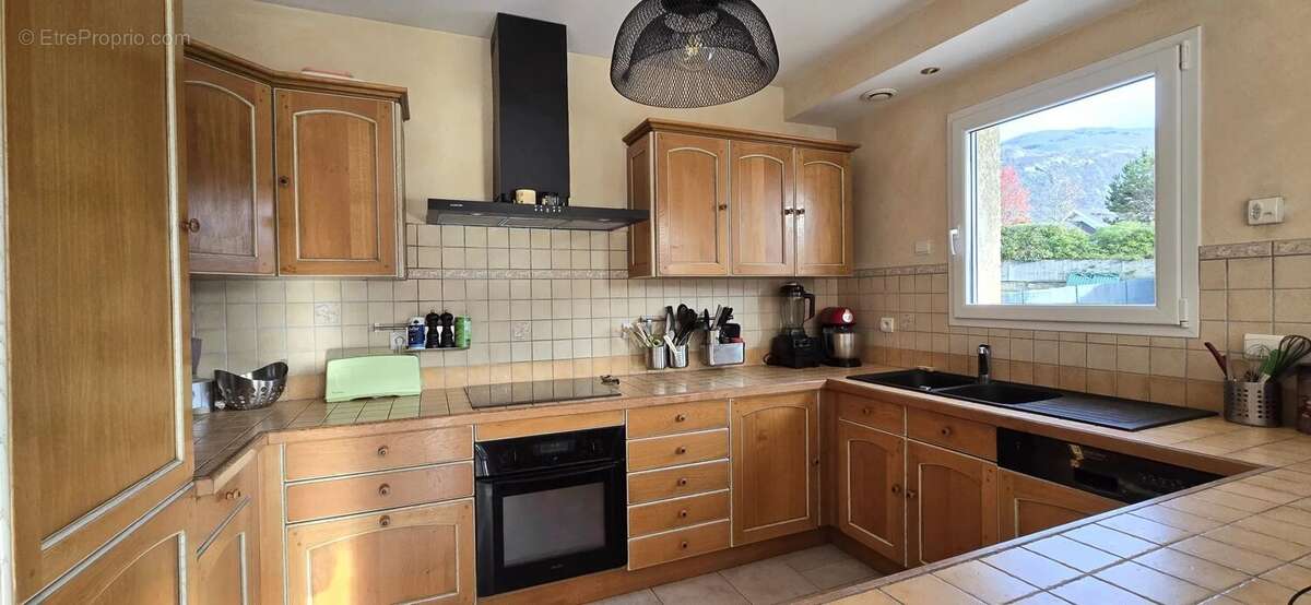 Maison à CHALLES-LES-EAUX