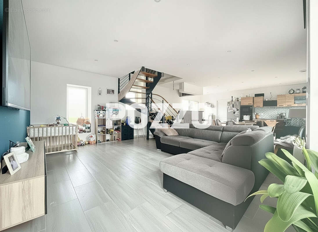 Maison à SAINT-PIERRE-LANGERS