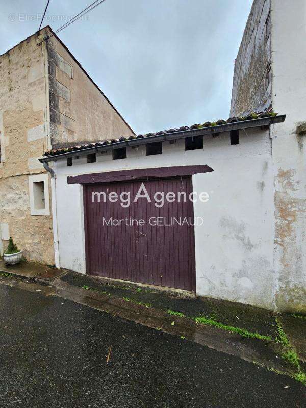 Maison à SAINTES