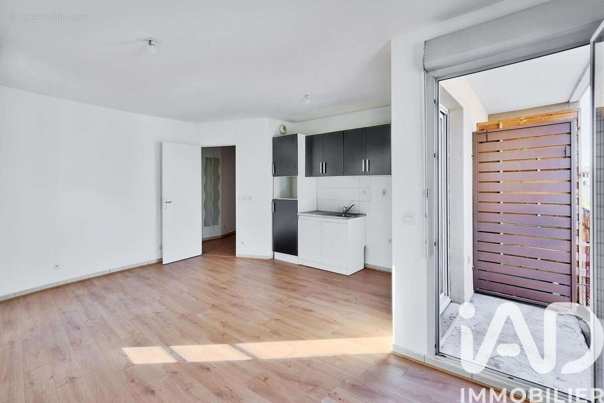 Photo 2 - Appartement à VAULX-EN-VELIN