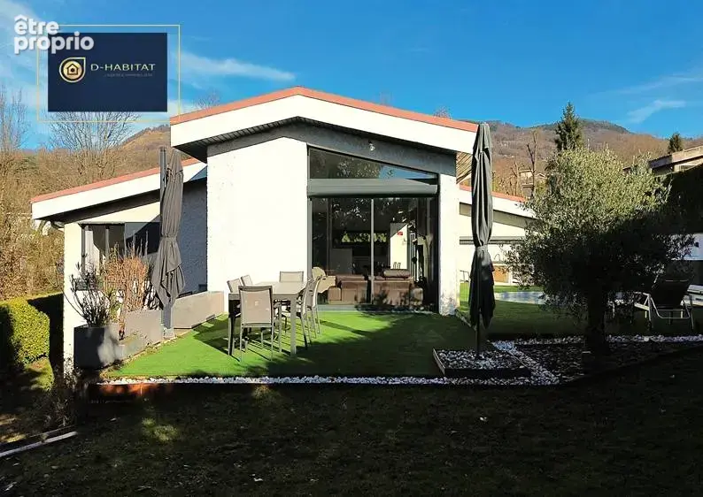 BRIE ET ANGONNES - Propriété de standing au calme avec piscine - photo 23