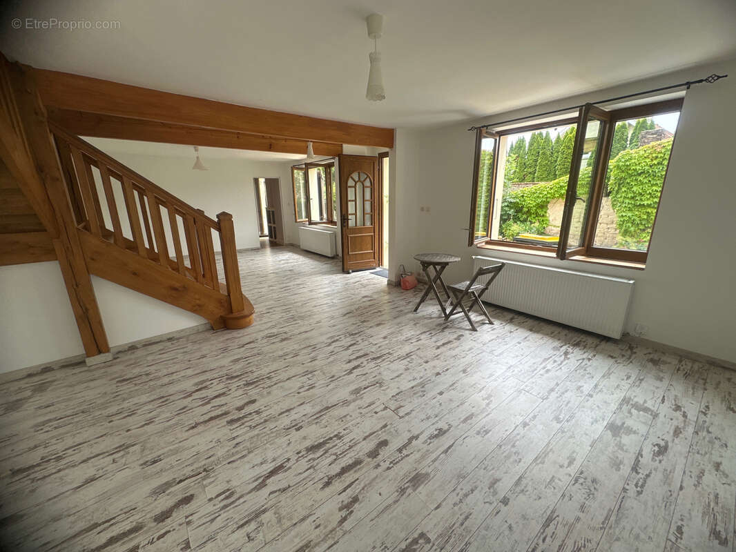 Maison à LES GRANDES-LOGES