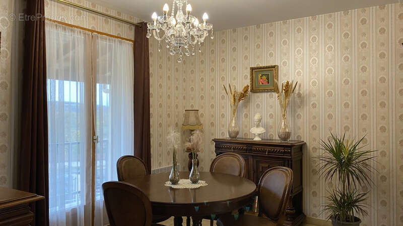 Maison à PACY-SUR-ARMANCON