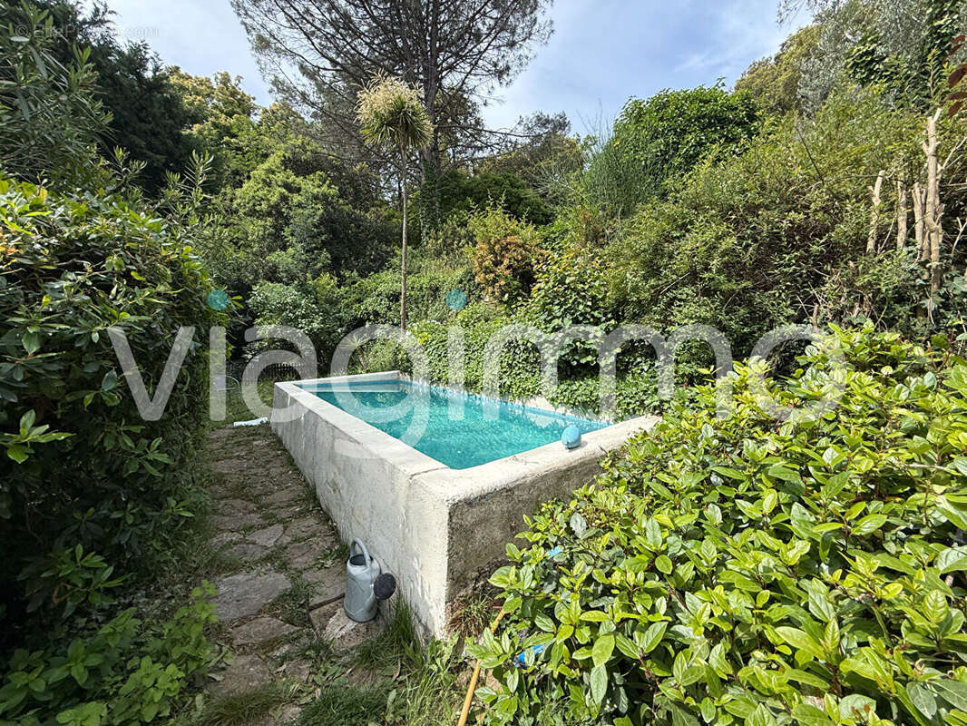 Maison à LA GARDE-FREINET