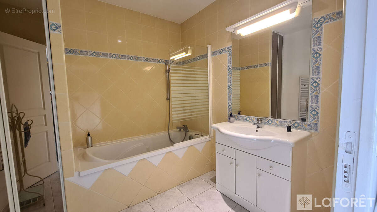 Frontignan, appartement T5, avec jardin et piscine - photo 9