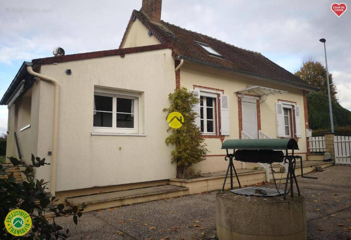 Maison à CHAMPCEVRAIS