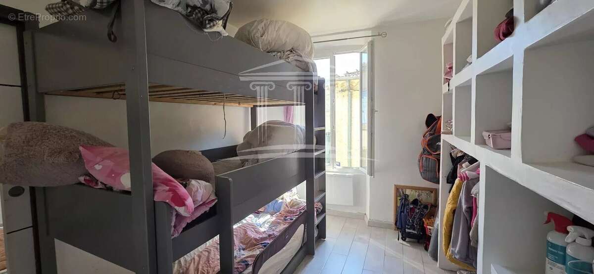 Appartement à VIOLES