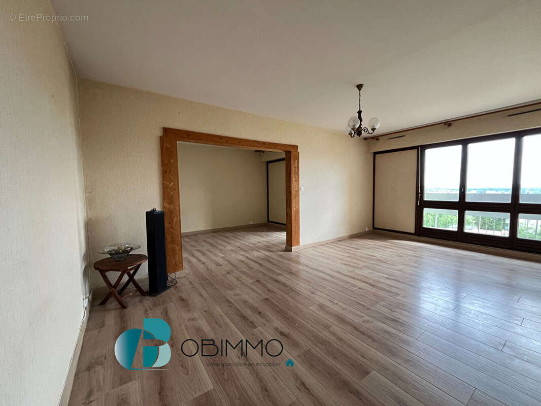 T4 - 96 m²  Dernier étage - Vue panoramique Angoulême -  Résidence sécurisée - photo 3