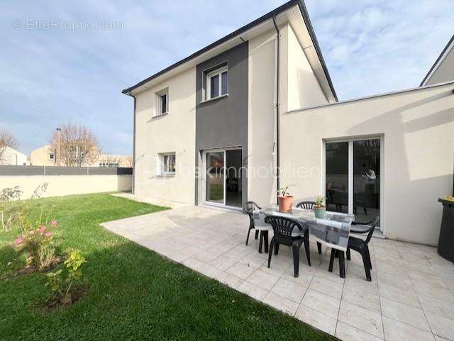 Maison à VAL-DE-REUIL