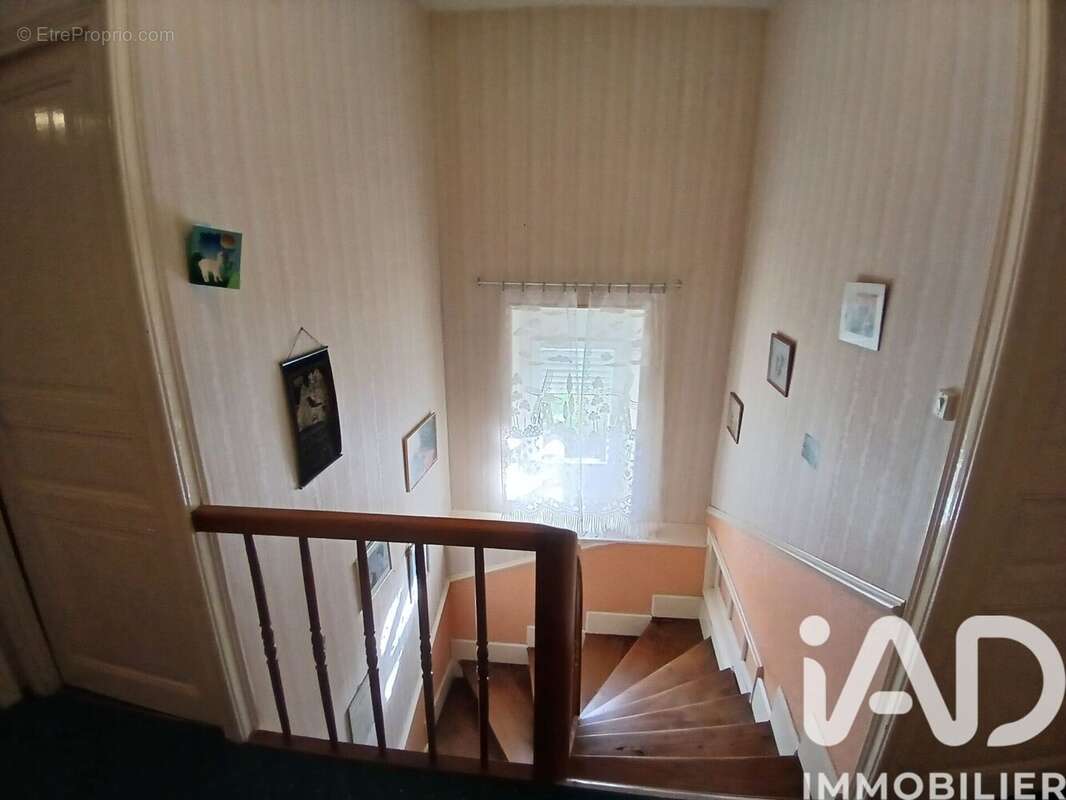 Maison 118 m² à Albine  - photo 6