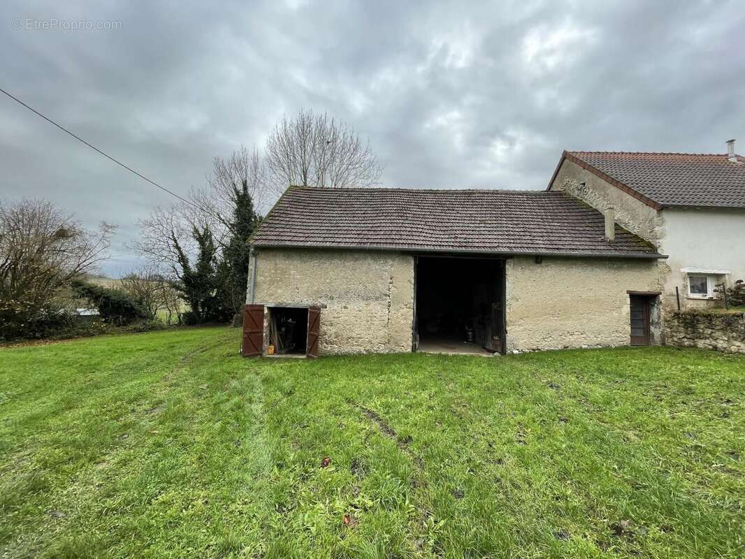 Maison 74 m² à Crechy  - photo 7