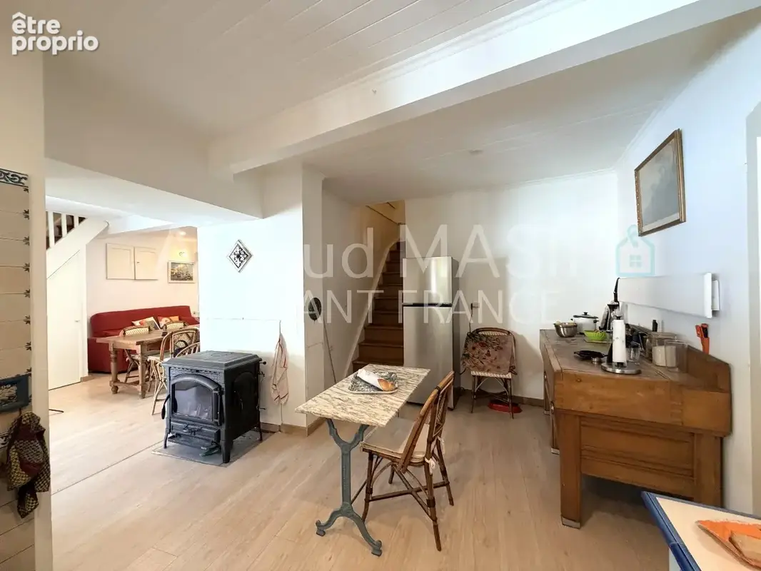 Maison en pierres avec atelier dans village tranquil prise - photo 7