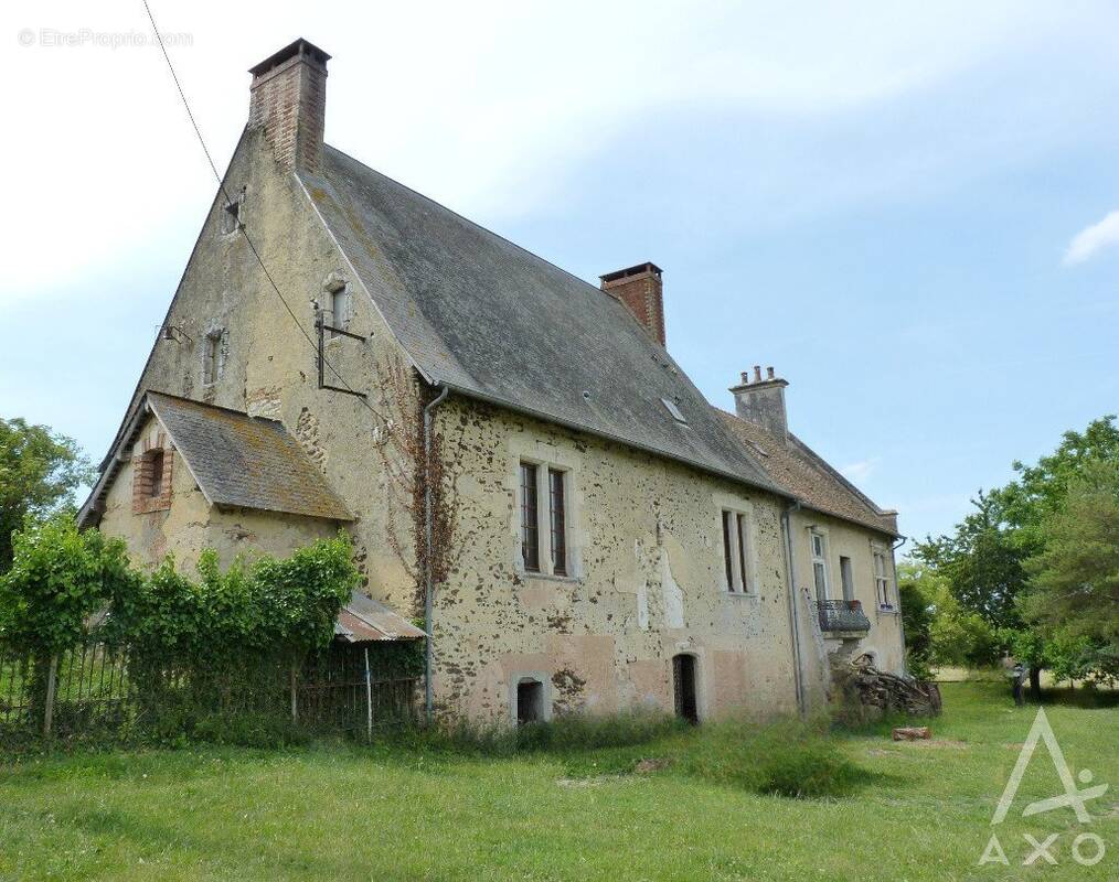Maison à YVRE-LE-POLIN