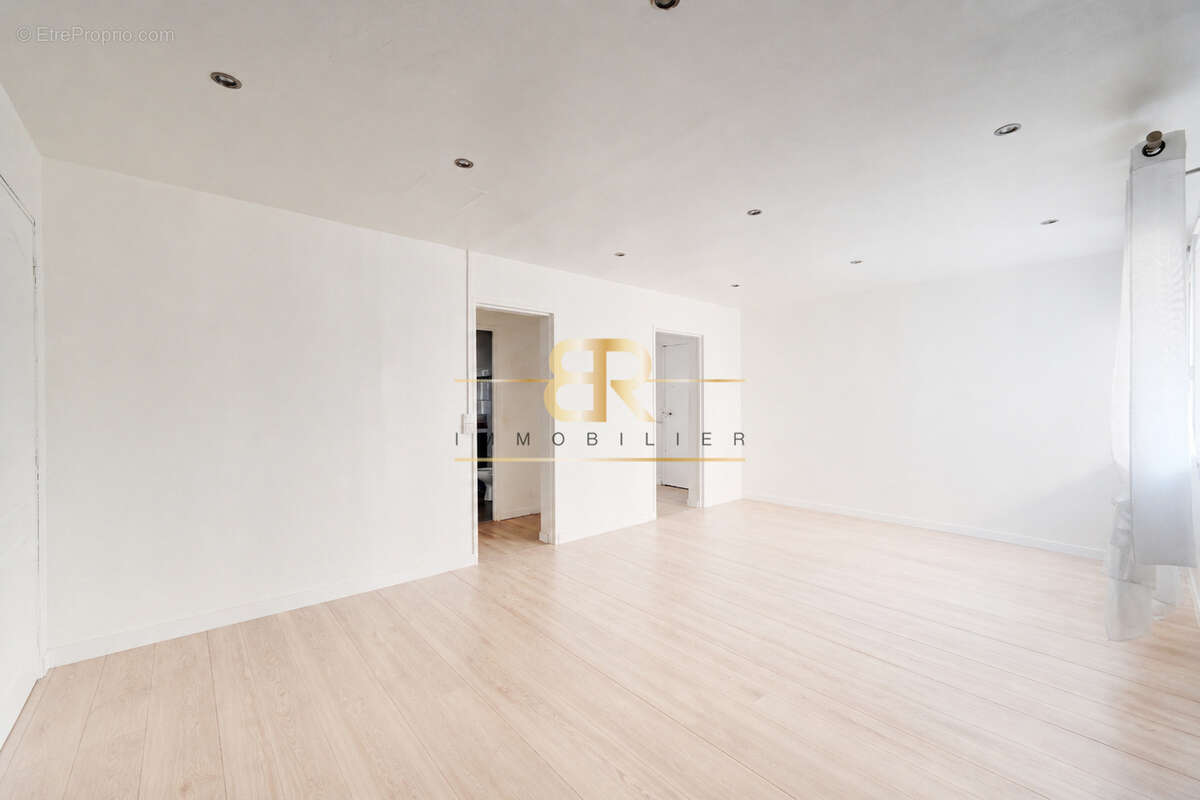 Appartement à PARIS-20E