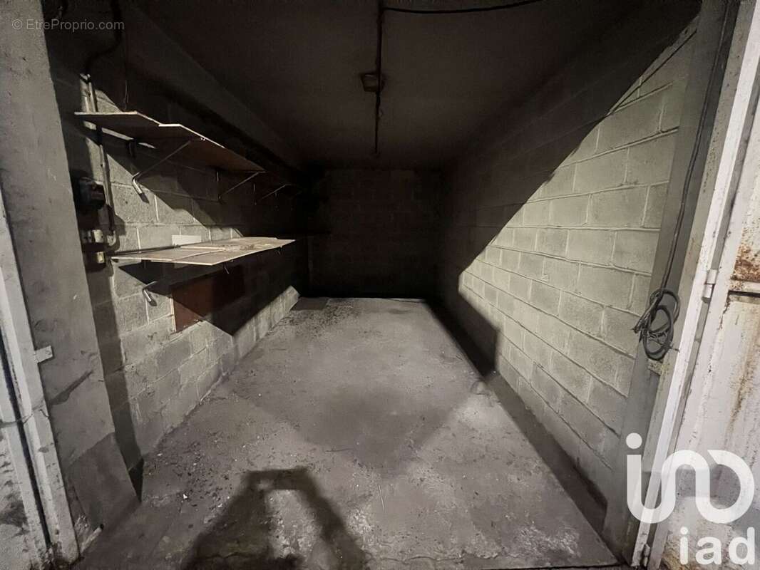 Photo 2 - Parking à CHOISY-LE-ROI