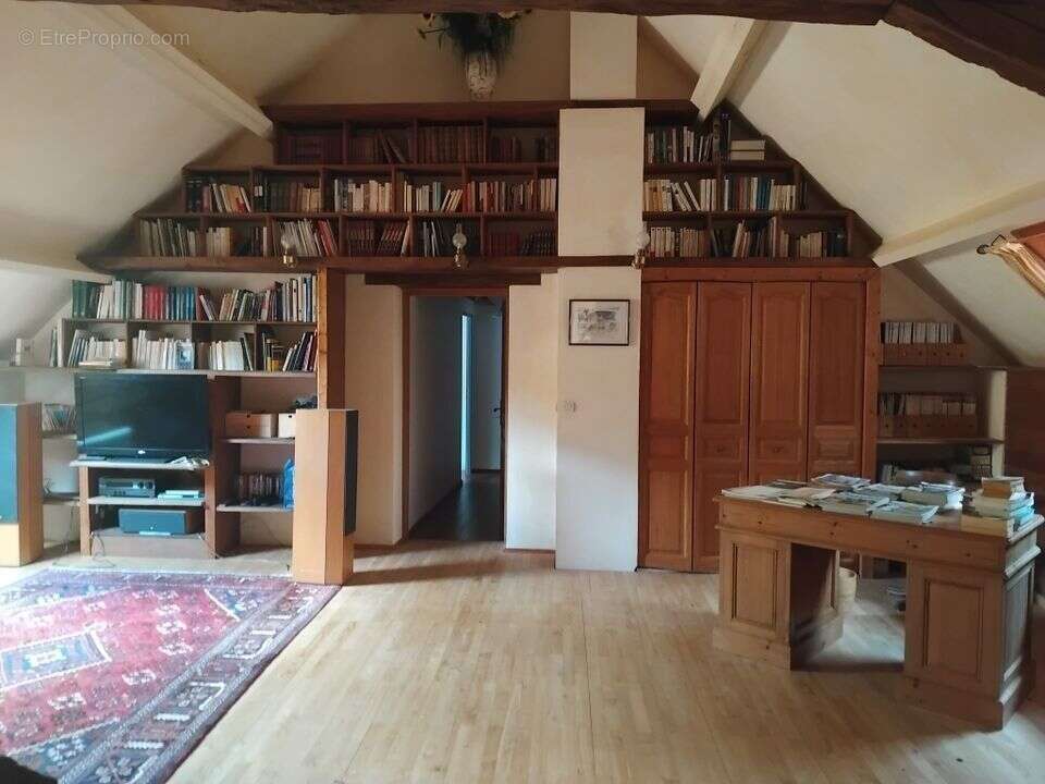 Maison 269 m² à Lormes  - photo 10