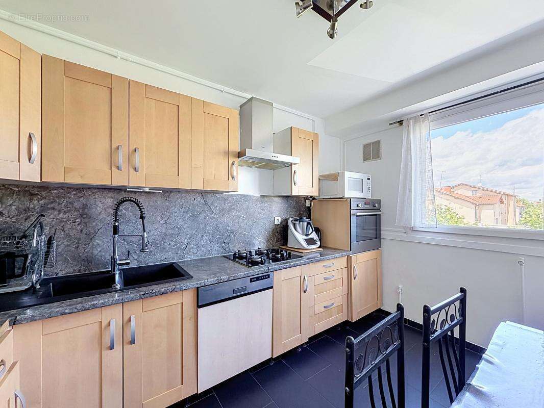 Appartement à SAINT-FONS