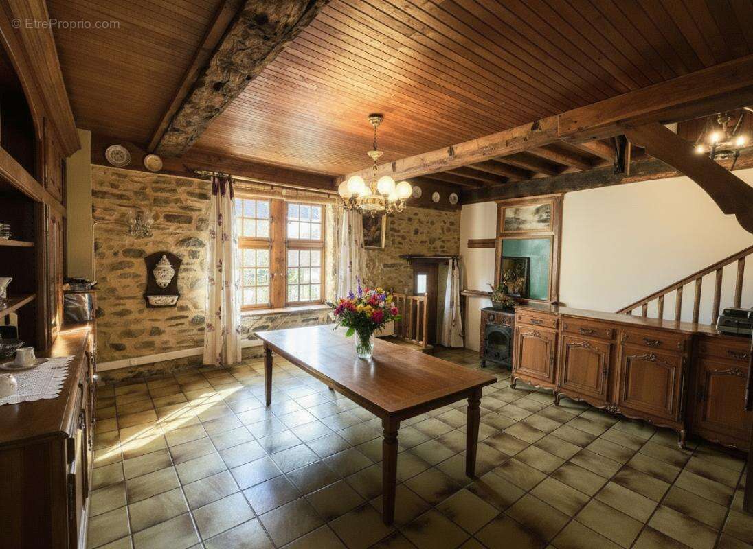 Maison 153 m² à Nanthiat  - photo 4
