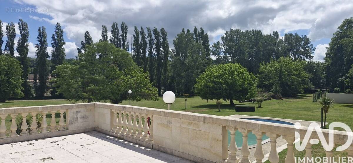 Photo 1 - Maison à SAINT-SEURIN-DE-PRATS
