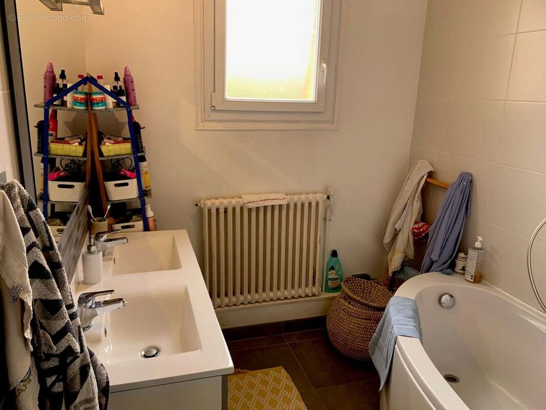 salle de bains étage expo EST - Maison à AUCH