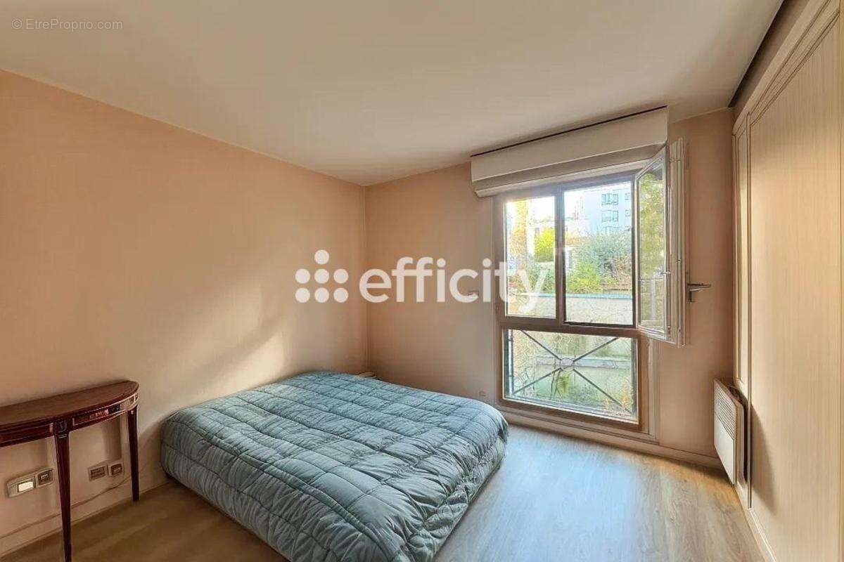 Appartement à PARIS-20E