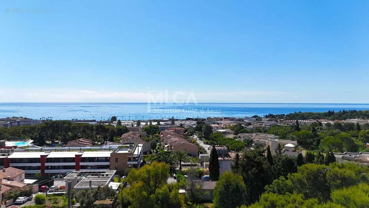 Appartement à VILLENEUVE-LOUBET