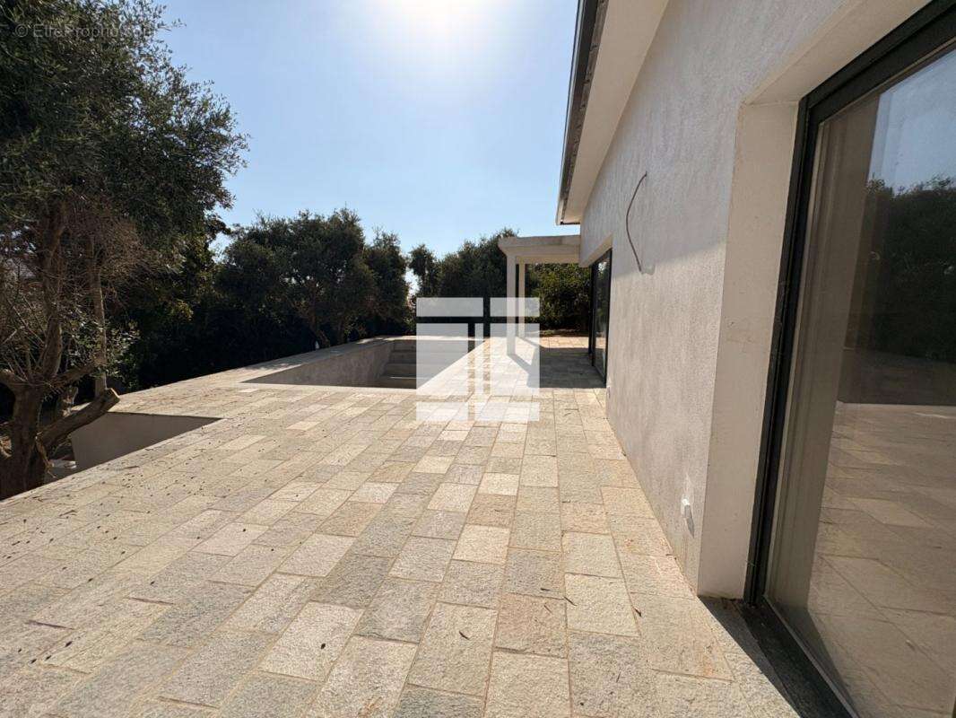 Villa contemporaine de plain pied neuve – erbalunga - photo 9